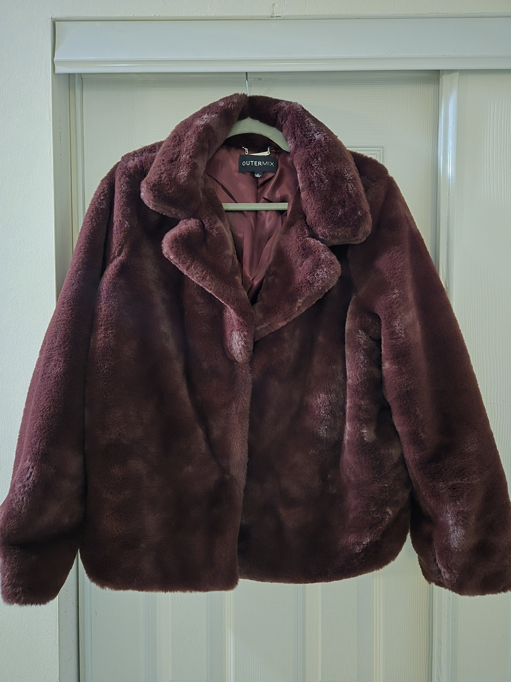Women's Faux Fur Coat in Burgundy